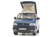 Lade das Bild in den Galerie-Viewer, Volkswagen T4b Westfalia Camper blau 1:18