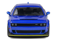 Lade das Bild in den Galerie-Viewer, Dodge Challenger SRT Demon blau - 2018 1:43