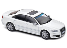Lade das Bild in den Galerie-Viewer, Audi S8 D3 5.2l - V10 weiss 1:43
