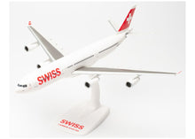 Lade das Bild in den Galerie-Viewer, Swiss International Air Lines Airbus A340-300 HB-JMI &quot;Schaffhausen&quot;  1:200
