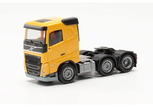 Lade das Bild in den Galerie-Viewer, Volvo FH 2020 6x2 Zugmaschine maisgelb 1:87
