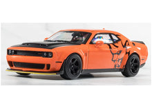Lade das Bild in den Galerie-Viewer, Dodge Challenger SRT Demon orange 1:43