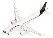 Lade das Bild in den Galerie-Viewer, Lufthansa Airbus A320neo &quot;Lovehansa&quot; -D-AINY &quot;Lingen&quot;  1:200
