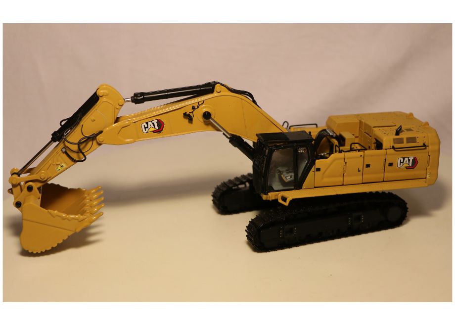 Cat 395 Next Generation Hydraulic Excavator 1:50 – Technikwelt