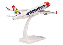 Lade das Bild in den Galerie-Viewer, Edelweiss Air Airbus A320 &quot;Help Alliance&quot; - HB-JLT  1:200
