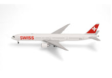 Lade das Bild in den Galerie-Viewer, Swiss International Air Lines Boeing 777-300ER HB-JNK Luzern 1:500