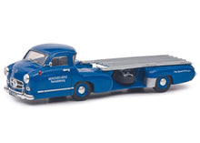 Lade das Bild in den Galerie-Viewer, Mercedes-Benz Rennwagen Schnelltransporter 1:43
