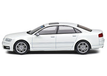Lade das Bild in den Galerie-Viewer, Audi S8 D3 5.2l - V10 weiss 1:43