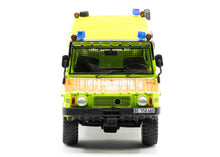 Lade das Bild in den Galerie-Viewer, Pinzgauer 710 4x4 Feuerwehr Zweisimmen mit Motorspritze 1:43