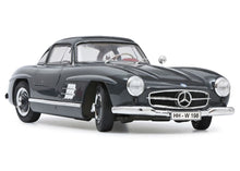 Lade das Bild in den Galerie-Viewer, Mercedes Benz 300 SL Flügeltürer grau 1:18