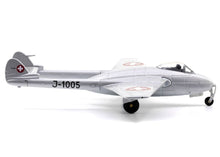 Lade das Bild in den Galerie-Viewer, De Havilland Vampire DH-100 Mk.6 J-1005 "Rundnase" 1:72