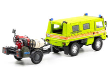 Lade das Bild in den Galerie-Viewer, Pinzgauer 710 4x4 Feuerwehr Zweisimmen mit Motorspritze 1:43