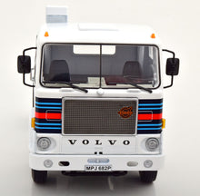 Lade das Bild in den Galerie-Viewer, Volvo F88 Martini Racing-Team 1:18