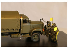 Lade das Bild in den Galerie-Viewer, Saurer 2DM mit Räumschild Boschung 1:43