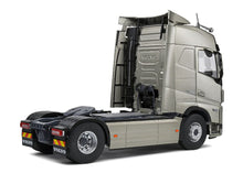 Lade das Bild in den Galerie-Viewer, Volvo Globetr. bronze 1:24