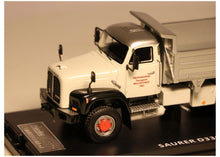 Lade das Bild in den Galerie-Viewer, Saurer D330B 6x6 Kipper Giezendanner 1:50