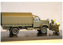 Lade das Bild in den Galerie-Viewer, Saurer 2DM mit Räumschild Boschung 1:43