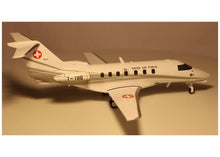 Lade das Bild in den Galerie-Viewer, Pilatus PC-24 T-786 Bundesrat-Jet Swiss Air Force 1:72