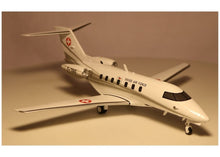 Lade das Bild in den Galerie-Viewer, Pilatus PC-24 T-786 Bundesrat-Jet Swiss Air Force 1:72