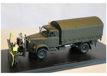 Lade das Bild in den Galerie-Viewer, Saurer 2DM mit Räumschild Boschung 1:43