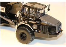 Lade das Bild in den Galerie-Viewer, Volvo A40D Black Edition 1:50