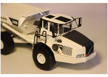 Lade das Bild in den Galerie-Viewer, Volvo A40D White Edition 1:50