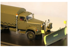 Lade das Bild in den Galerie-Viewer, Saurer 2DM mit Räumschild Boschung 1:43