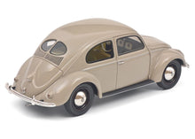 Lade das Bild in den Galerie-Viewer, VW Käfer beige 1:18 Resin