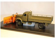 Lade das Bild in den Galerie-Viewer, Berna 2VM mit Räumschild orange 1:43