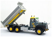 Lade das Bild in den Galerie-Viewer, Saurer D330B Hauber 6x6 Kipper Dozza