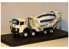 Lade das Bild in den Galerie-Viewer, SAURER D330B F8x4 Betonmischer Nüssli 1:43