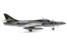 Lade das Bild in den Galerie-Viewer, Hawker Hunter Mk.68 J-4201 HB-RVR Amici Del Hunter 1:72