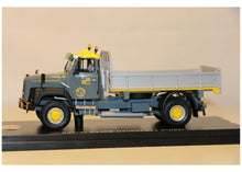 Lade das Bild in den Galerie-Viewer, Saurer D330B Hauber 4x4 Kipper Dozza 1:50