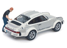 Lade das Bild in den Galerie-Viewer, Porsche 911 Röhrl x 911 mit Figur Walter Röhrl 1:18 Resin