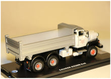 Lade das Bild in den Galerie-Viewer, Saurer D330B 6x6 Kipper Giezendanner 1:50