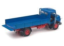 Lade das Bild in den Galerie-Viewer, Mercedes Benz L911 blau 1:18