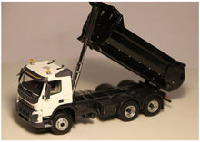 Lade das Bild in den Galerie-Viewer, Volvo FMX White Edition Kipper 1:50
