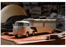 Lade das Bild in den Galerie-Viewer, VW T1b Renntransporter Continental Motors 1:43 Resin