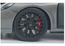 Lade das Bild in den Galerie-Viewer, Porsche 911 GTS Coupe grau 1:18