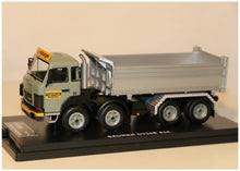 Lade das Bild in den Galerie-Viewer, D330B 8x4 Kipper Toggenburger 1:50