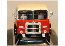 Lade das Bild in den Galerie-Viewer, Fiat 690 T1 1961 Red/White 1:43
