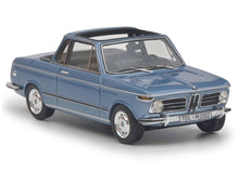Lade das Bild in den Galerie-Viewer, BMW 2002 Cabrio blau 1:43 Resin