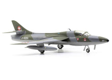 Lade das Bild in den Galerie-Viewer, Hawker Hunter Mk.68 J-4201 HB-RVR Amici Del Hunter 1:72