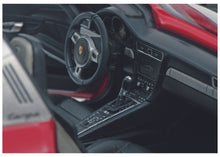 Lade das Bild in den Galerie-Viewer, Porsche 911 Targa 4 GTS 1:18