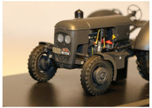 Lade das Bild in den Galerie-Viewer, Vevey 560 Armeetraktor 1:32
