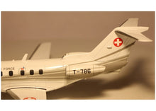 Lade das Bild in den Galerie-Viewer, Pilatus PC-24 T-786 Bundesrat-Jet Swiss Air Force 1:72