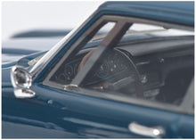Lade das Bild in den Galerie-Viewer, BMW Glas 3000 V8 blau 1:43 Resin