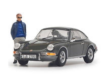 Lade das Bild in den Galerie-Viewer, Porsche 911S Coupé mit Figur 1:43