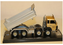 Lade das Bild in den Galerie-Viewer, Saurer D330B 8x4 Kipper Jngold 1:50