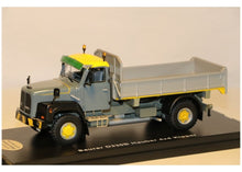 Lade das Bild in den Galerie-Viewer, Saurer D330B Hauber 4x4 Kipper hellgrau 1:50